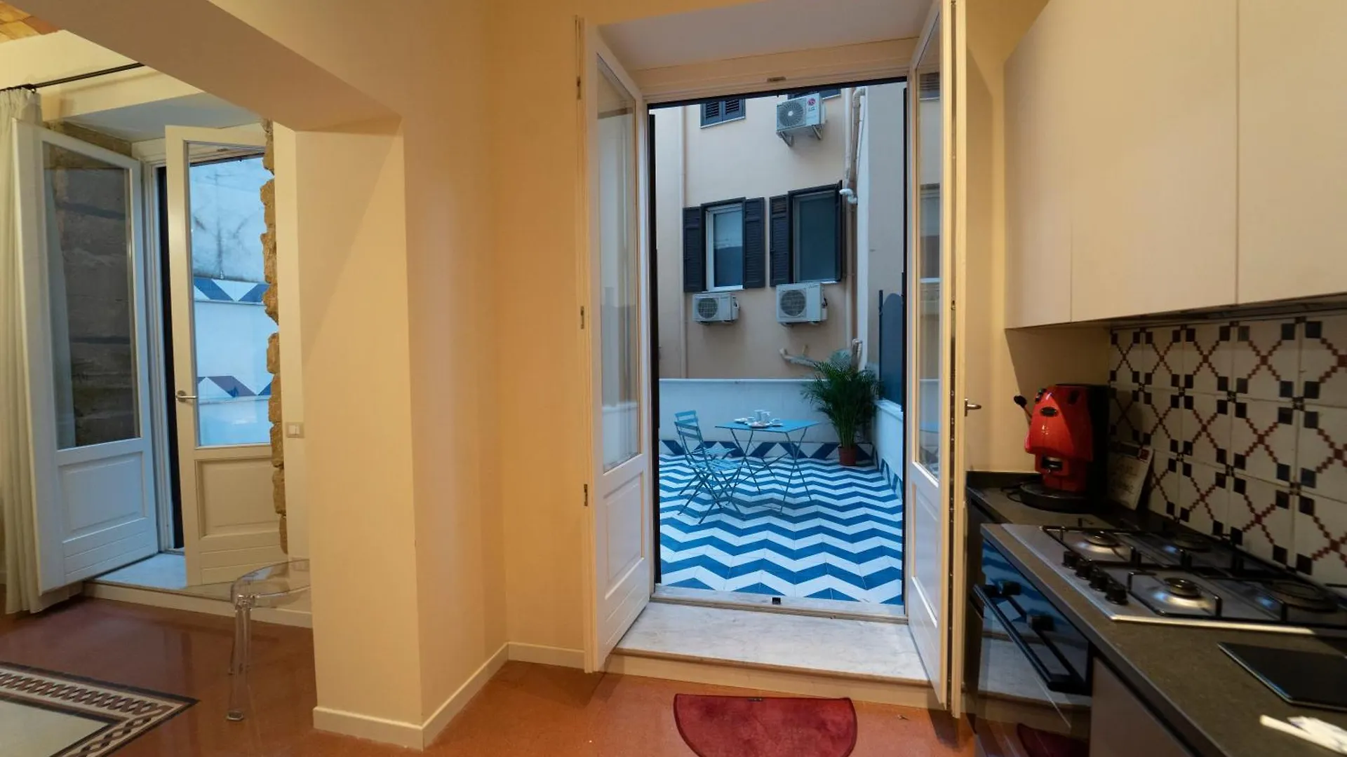 Apartment Al Tesoretto 3 Palermo Italy